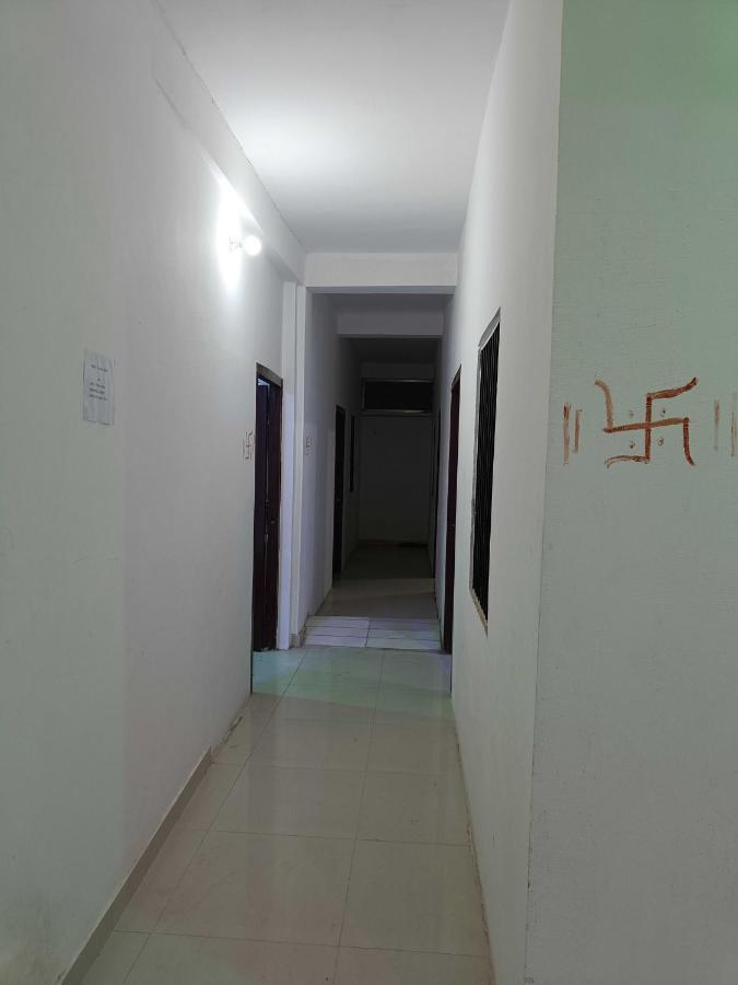 Oyo Pandey Ji Guesthouse Gorakhpur Exterior photo